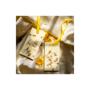 SCENTED STORIES SOY WAX TABLET - VANILLA & CHAMOMILE